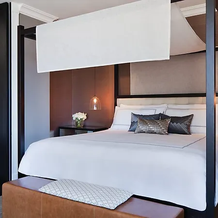 Four Seasons Hotel Sydney Exterior photo